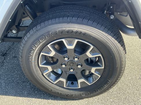 Used 2022 Jeep Gladiator Sport AWD/4WD image 22