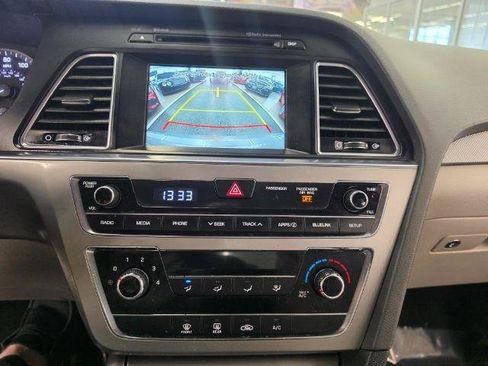 Used 2016 Hyundai Sonata SE FWD image 16