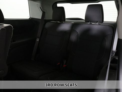 Used 2023 GMC Acadia SLE w/ Driver Convenience Package image 7