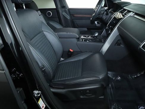 Used 2024 Land Rover Discovery Dynamic SE image 29