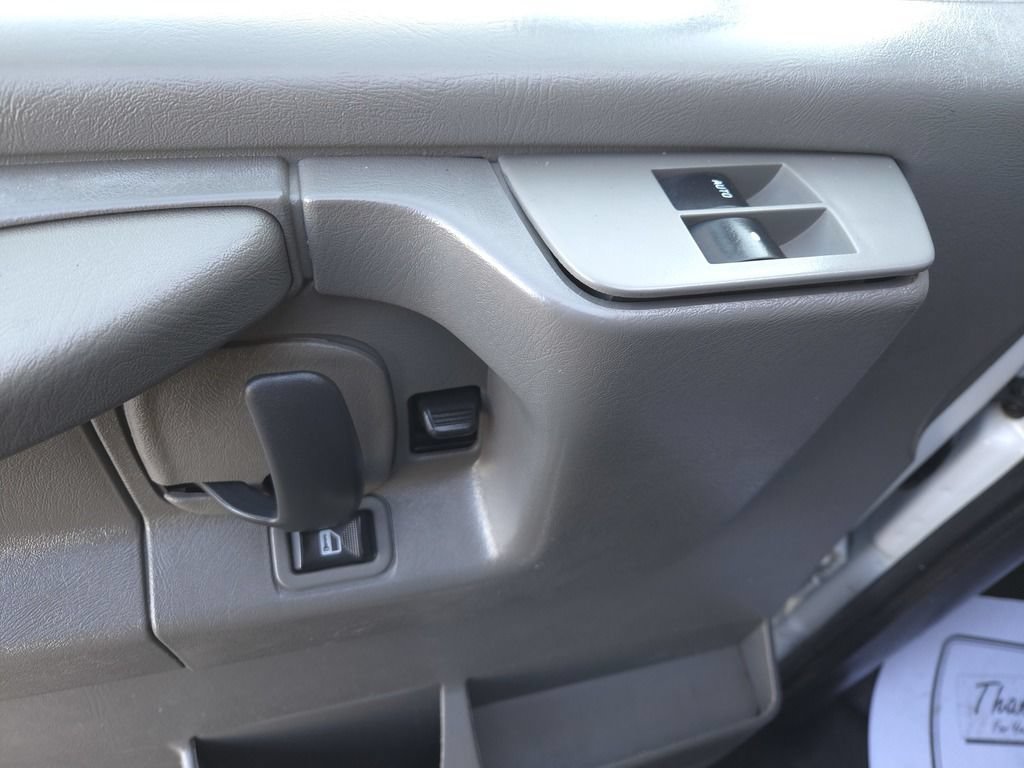 Used 2015 GMC Savana 3500 RWD image 15