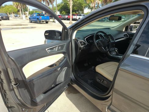 Used 2018 Ford Edge SEL w/ Equipment Group 201A FWD image 7