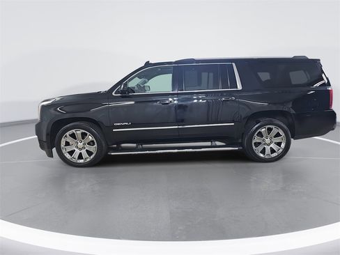 Used 2016 GMC Yukon XL Denali image 9