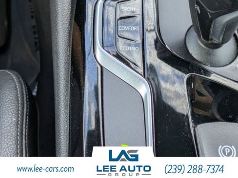 Used 2018 BMW 540i xDrive w/ Premium Package image 26