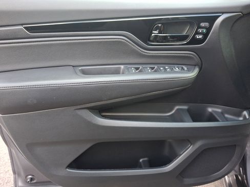 Certified 2024 Honda Odyssey Touring image 12