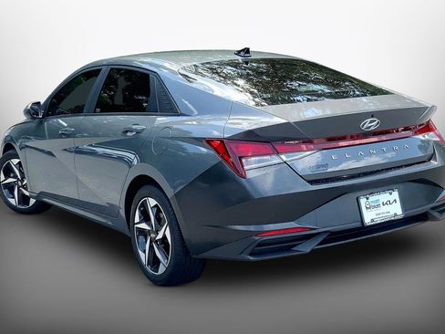 Used 2023 Hyundai Elantra SEL w/ Convenience Package FWD image 13
