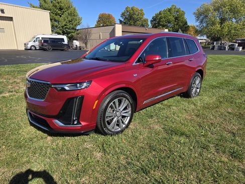 Used 2020 Cadillac XT6 Premium Luxury image 2