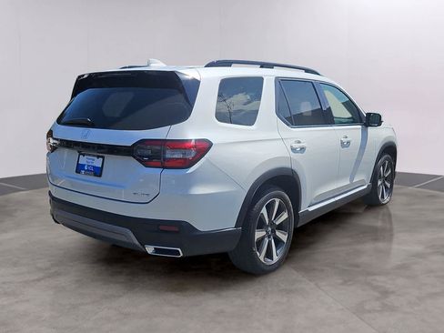 Used 2023 Honda Pilot Elite image 3