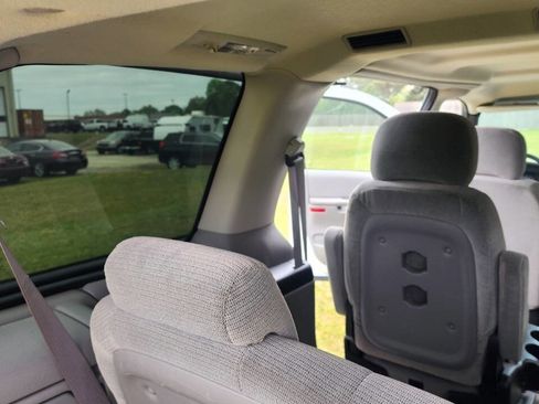 Used 2004 Chevrolet Venture LT image 35