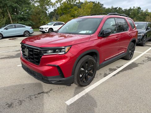 Used 2025 Honda Pilot Black Edition image 1