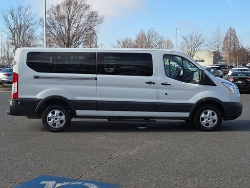 Used 2018 Ford Transit 350 XLT image 6