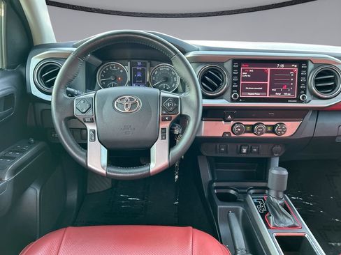 Used 2020 Toyota Tacoma SR5 RWD image 21