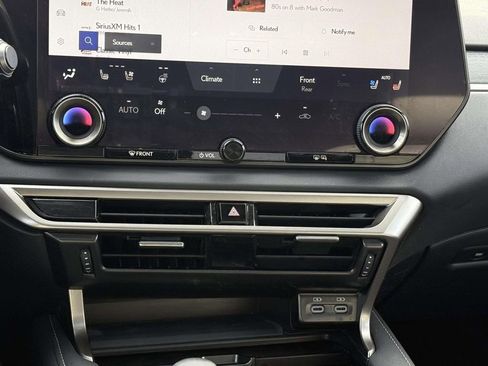 Used 2023 Lexus RX 350 Premium image 18