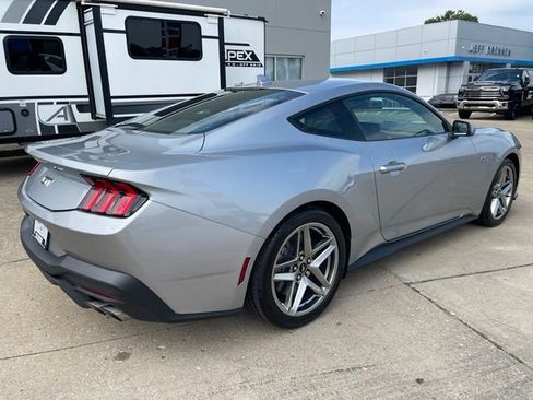 Used 2024 Ford Mustang GT Premium RWD image 3