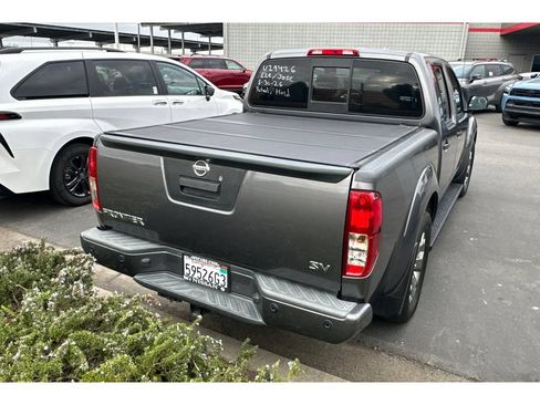 Used 2021 Nissan Frontier SV RWD image 6