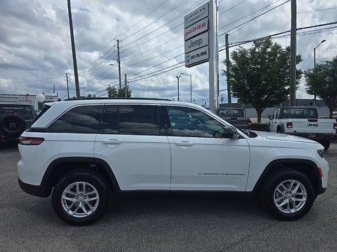 New 2026 Jeep Grand Cherokee Laredo X RWD image 2