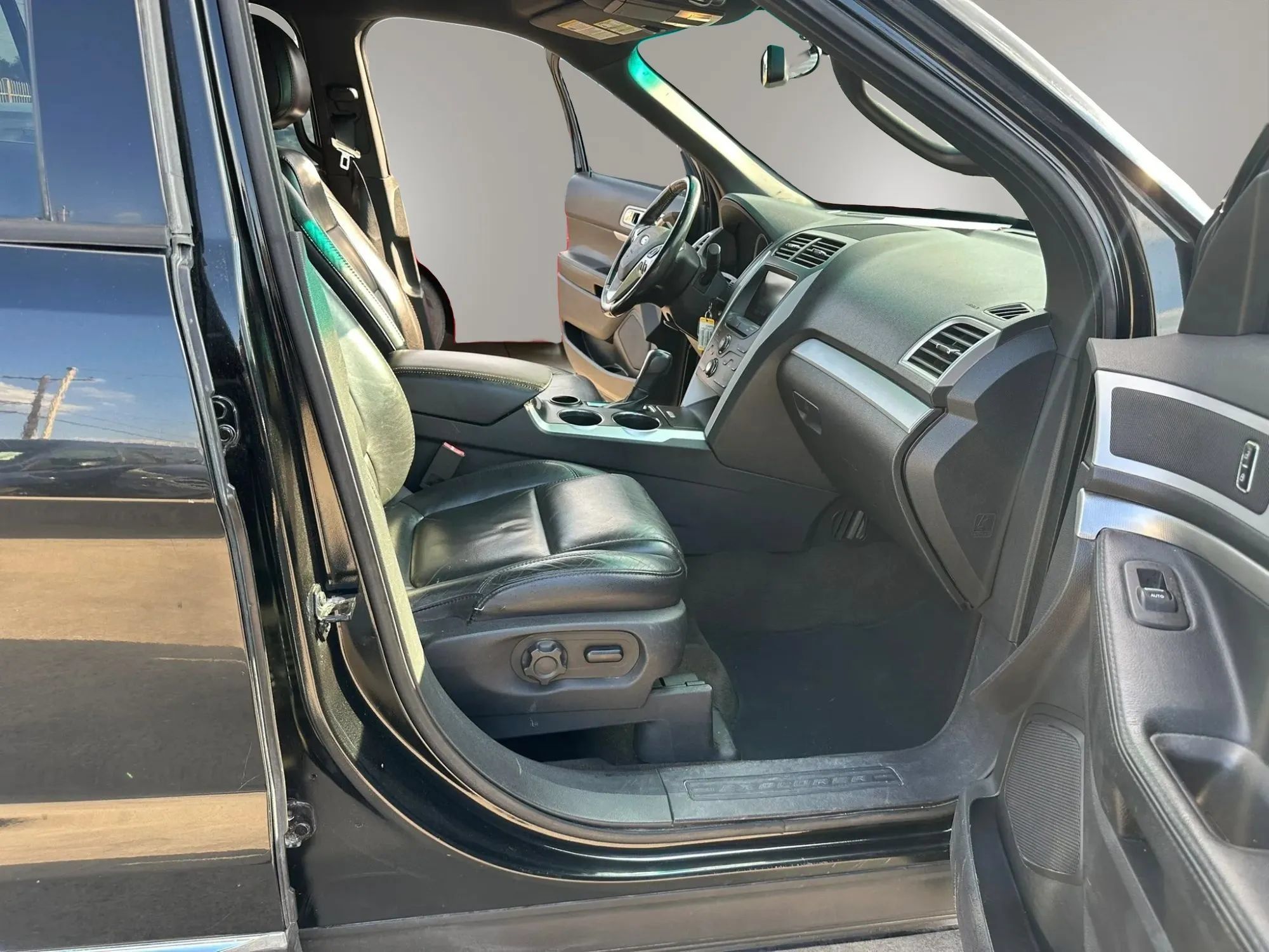 Used 2013 Ford Explorer XLT FWD image 14
