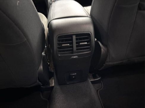 Used 2020 Ford Escape SE image 32