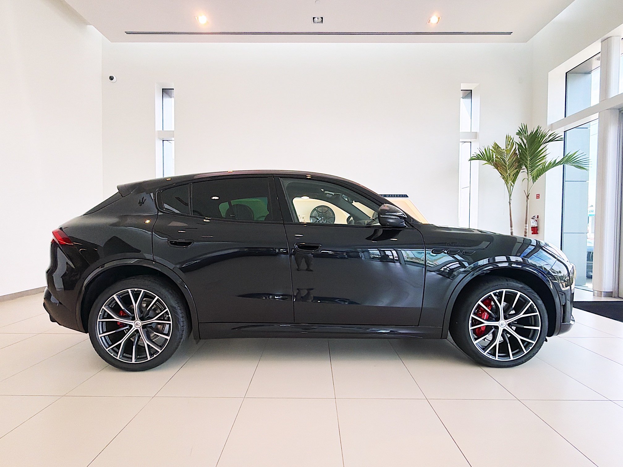 New 2027 Maserati Grecale Modena AWD/4WD image 2