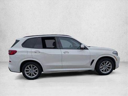 Used 2019 BMW X5 xDrive40i w/ M Sport Package AWD/4WD image 4