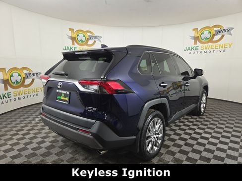 Used 2019 Toyota RAV4 Limited image 9