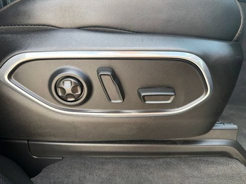 Used 2022 Jeep Wagoneer Series II AWD/4WD image 25