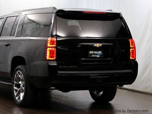 Used 2018 Chevrolet Suburban LT AWD/4WD image 7