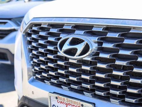 Used 2020 Hyundai Palisade SEL w/ Premium Package FWD image 5