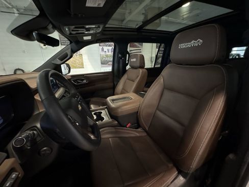 Used 2023 Chevrolet Suburban High Country image 20