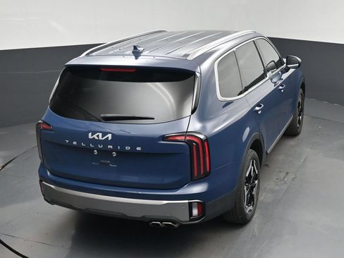 Certified 2024 Kia Telluride EX w/ EX Captain's Chair Package FWD image 25