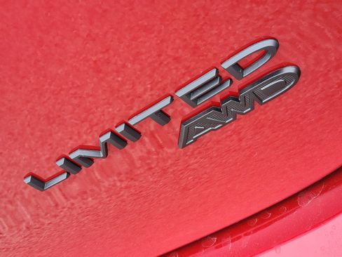 New 2026 Chrysler Pacifica Limited w/ Uconnect Theater Family Group image 7