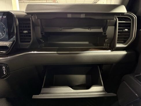 Used 2024 GMC Sierra 1500 SLE image 22