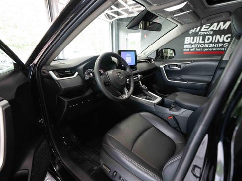 Used 2023 Toyota RAV4 XLE Premium AWD/4WD image 8