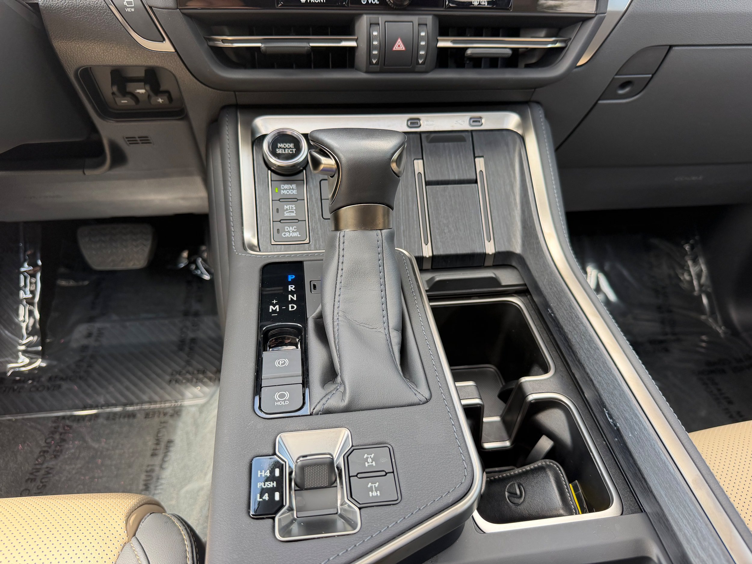 Used 2024 Lexus GX 550 AWD/4WD image 16