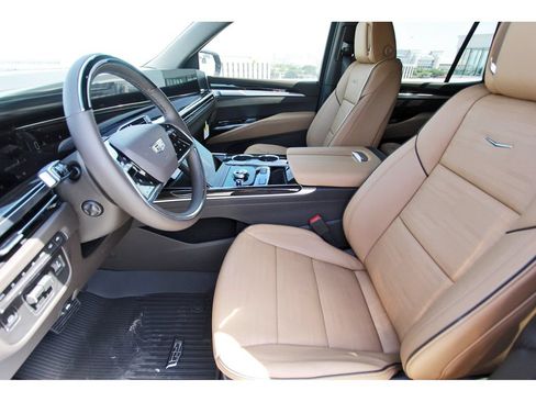 New 2026 Cadillac Escalade Luxury w/ Touring Package AWD/4WD image 6
