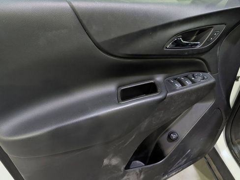 Used 2019 Chevrolet Equinox LT image 12