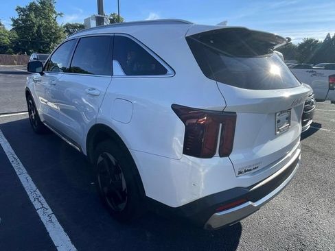 Used 2025 Kia Sorento EX w/ EX Panoramic Sunroof Package AWD/4WD image 8