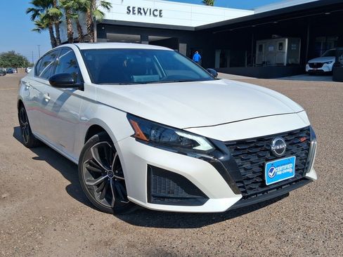 Used 2024 Nissan Altima 2.5 SR w/ SR Premium Package image 1