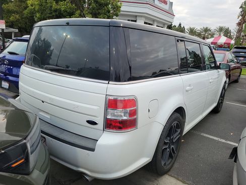 Used 2014 Ford Flex SEL w/ Equipment Group 202A FWD image 4