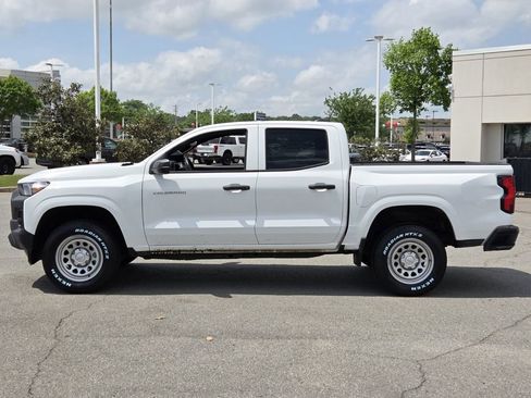 Used 2023 Chevrolet Colorado W/T RWD image 2