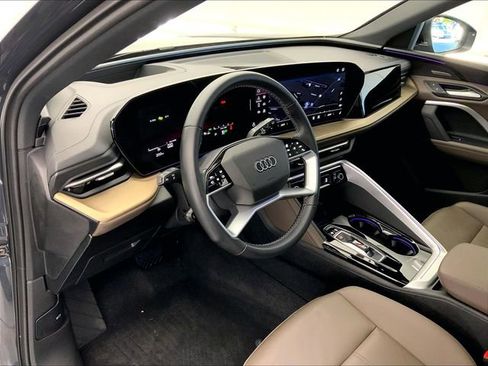 Certified 2025 Audi Q5 Premium Plus w/ Premium Plus AWD/4WD image 4