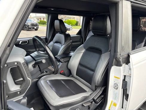 Used 2023 Ford Bronco Big Bend w/ Sasquatch Package AWD/4WD image 26