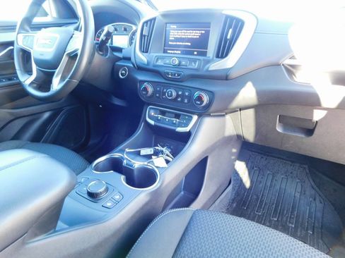 Used 2023 GMC Terrain SLE w/ Driver Convenience Package image 18
