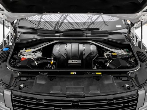 Used 2022 Land Rover Range Rover Long Wheelbase SE image 46