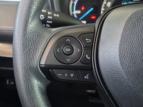 Used 2025 Toyota RAV4 XLE AWD/4WD image 16