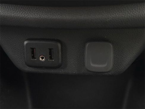 Used 2023 Chevrolet Traverse LS image 21