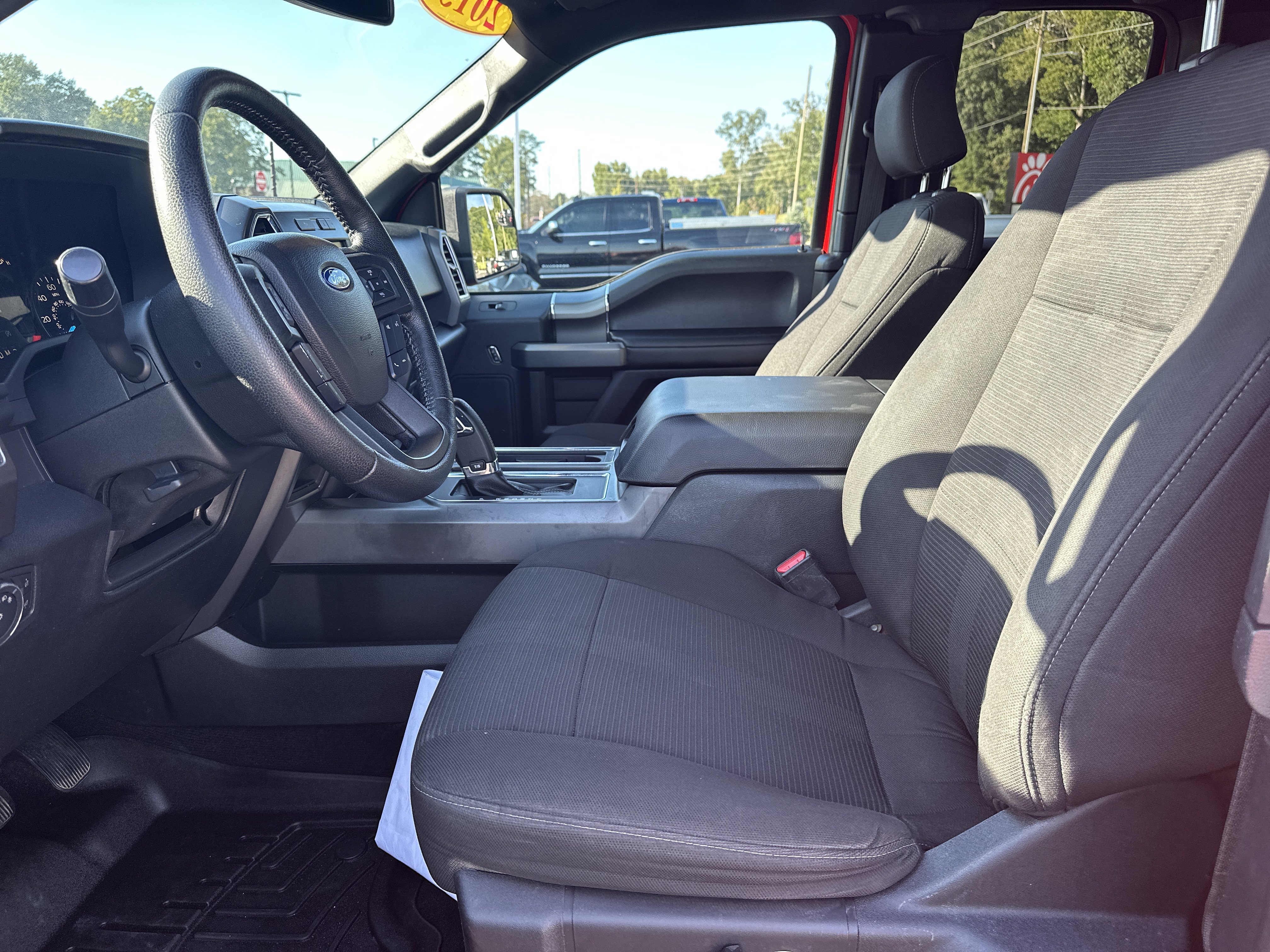 Used 2015 Ford F150 XLT w/ Equipment Group 302A Luxury AWD/4WD image 10