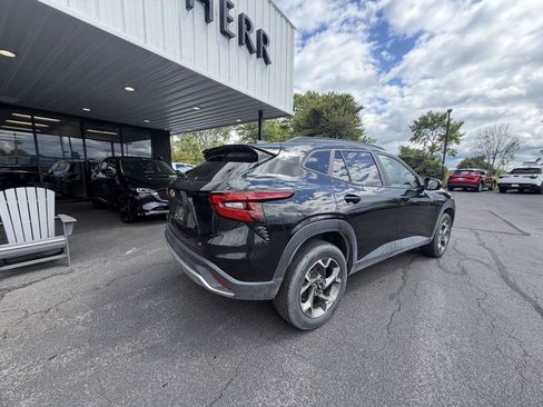 Used 2025 Chevrolet Trax LT w/ Driver Confidence Package FWD image 8