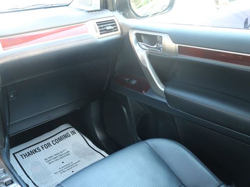 Used 2017 Lexus GX 460 Luxury image 26