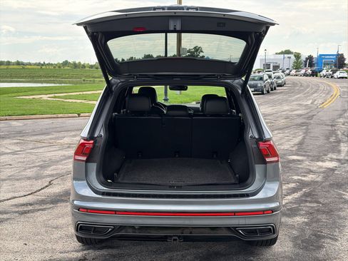 Used 2024 Volkswagen Tiguan SE R-Line w/ MDO Package, Two-Row AWD/4WD image 38